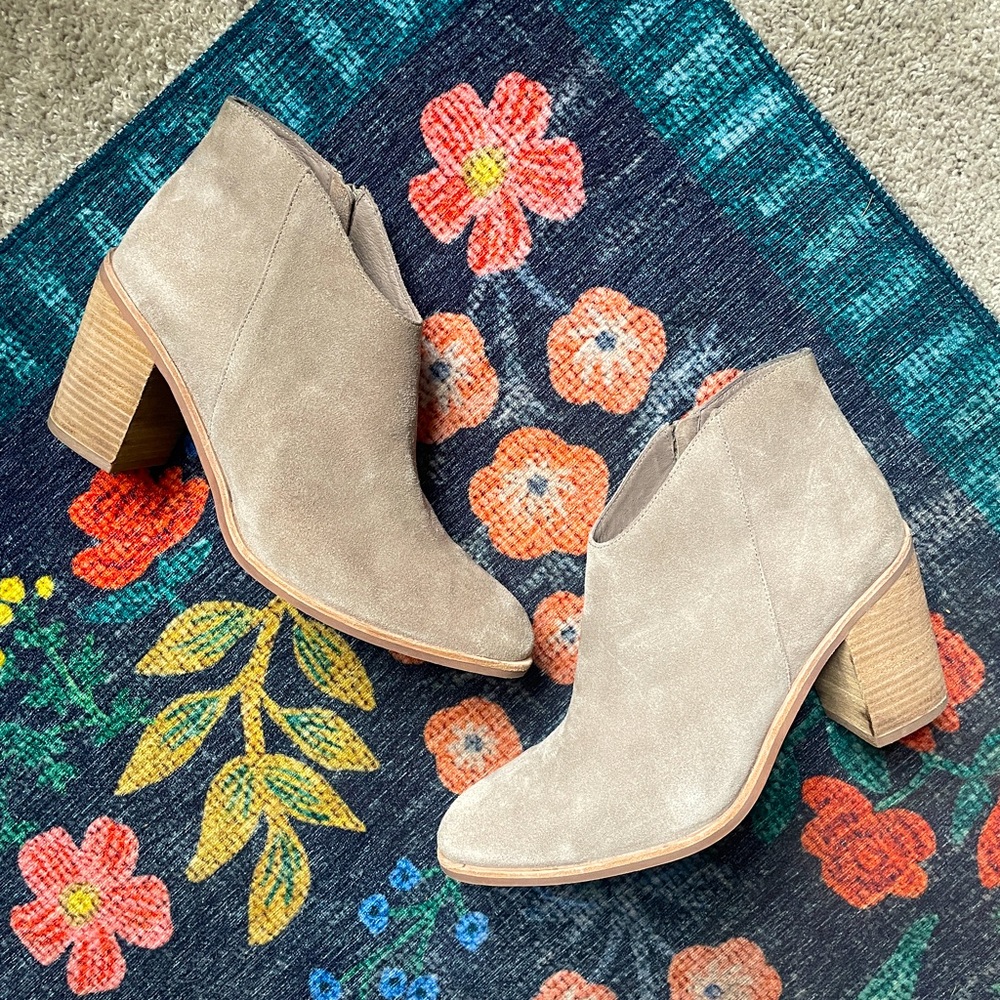 Jeffrey Campbell Kamet Boots.